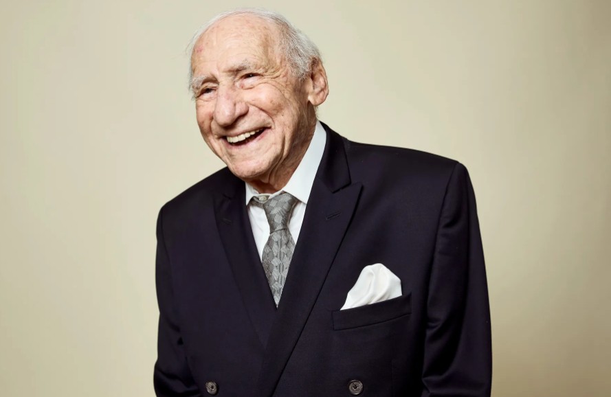 Mel Brooks compie 100 anni: il re della risata che ha trasformato la satira in un capolavoro
